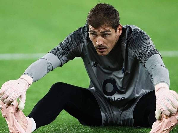 Thủ môn Casillas chính thức nghỉ hưu, ra tranh cử Chủ tịch LĐBĐ TBN
