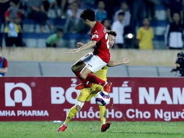 Bóng đá Việt Nam 27/4: Lee Nguyễn được đối thủ ngợi khen