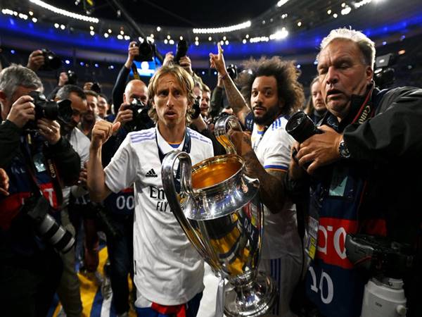 Tin Real Madrid 1/6: Luka Modric cam kết tương lai với CLB