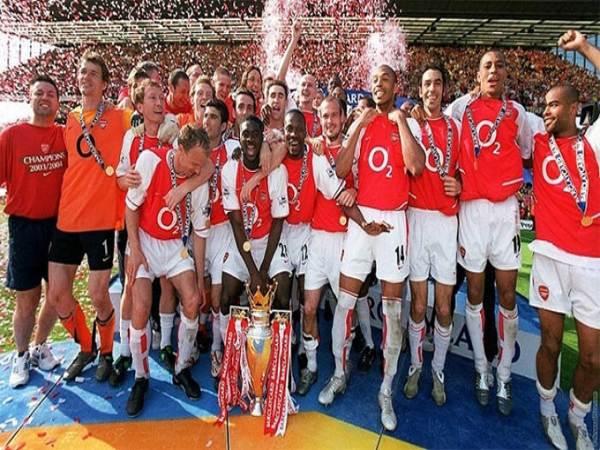 Arsenal vô địch Ngoại hạng Anh mùa 2003/04
