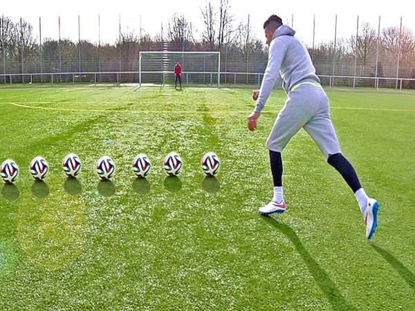 Mẹo nhỏ giúp cách sút xa chuẩn và mạnh hơn